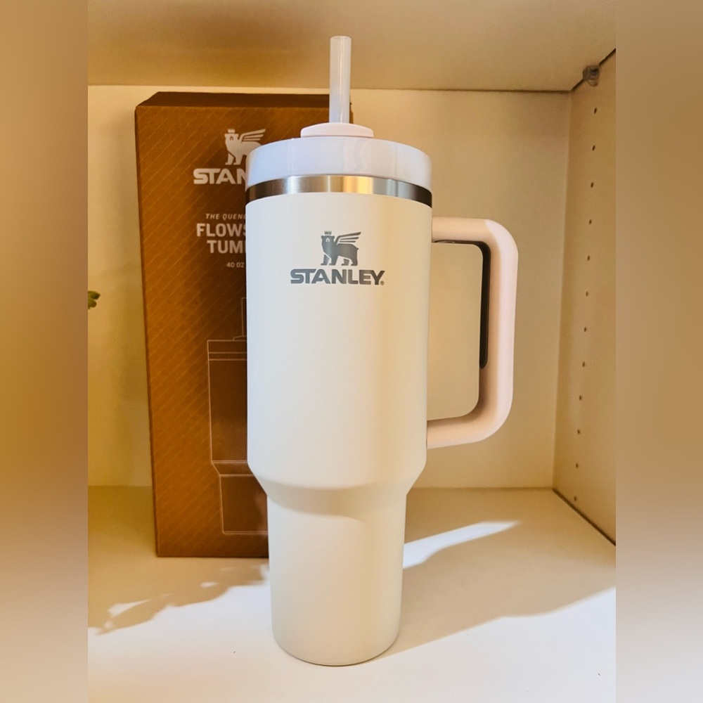 🎉LAST‎ CHANCE🎉Stanley 40oz Quencher Flowstate Tumbler Soft Matte Dune